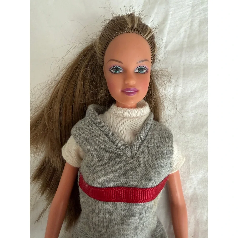 Vintage 1999 Mattel Barbie Doll Brunette Plaid Skirt Sweater Vest Preppy Style
